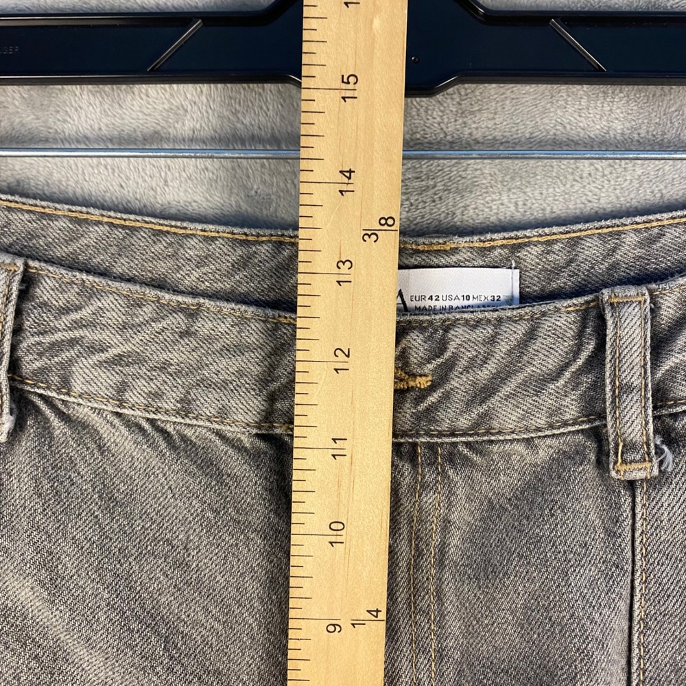 Zara Women's Gray Denim Cargo Jeans Size 10 Utility Pockets Wide Leg - Picture 6 of 8